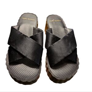 Tory Burch Size 7• Black & Gold Scallop Wedge Slip On Sandals Scalloped